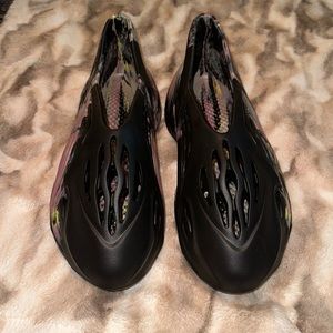 Brand new never work Yeezy Foam Runners